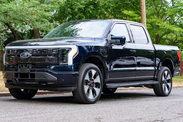 2022 Ford F-150 Lightning Platinum