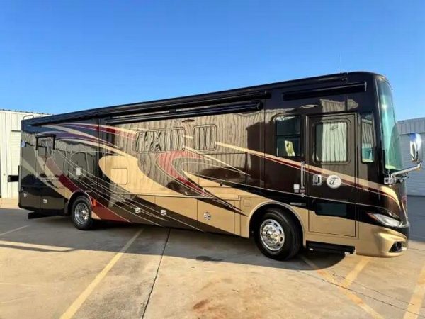 2015 Tiffin Motorhomes PHAETON 36 GH