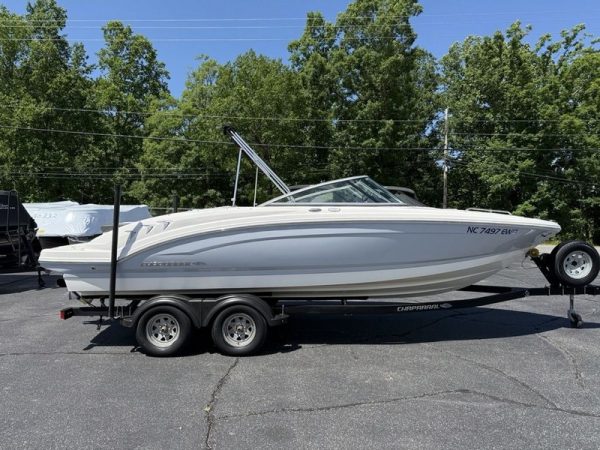 2022 Chaparral 23 SSi