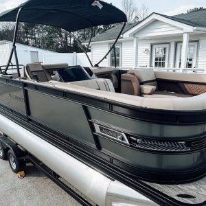 2025 Godfrey AquaPatio 25′ Flip Lounge Tritoon – 255 SFL