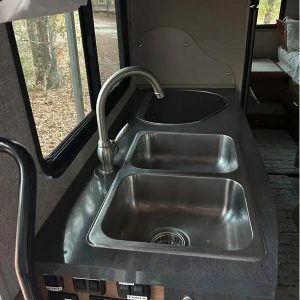 2016 Winnebago NAVION 24V