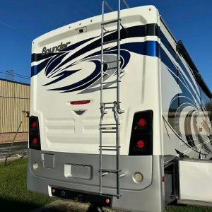 2018 Fleetwood BOUNDER 35K