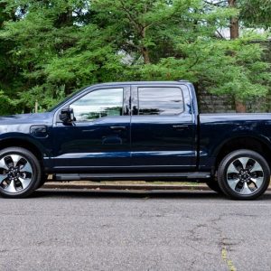 2022 Ford F-150 Lightning Platinum