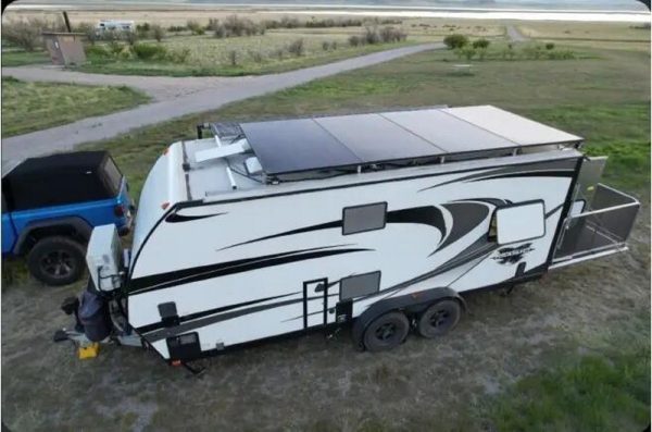 2017 Livin’ Lite QUICKSILVER TOY HAULER 7X20HJ