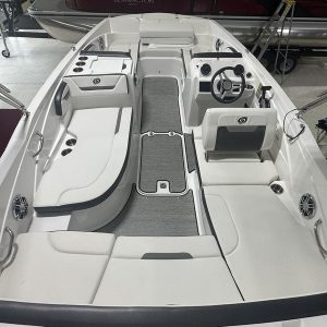 2024 Hurricane SunDeck Sport 205 IO