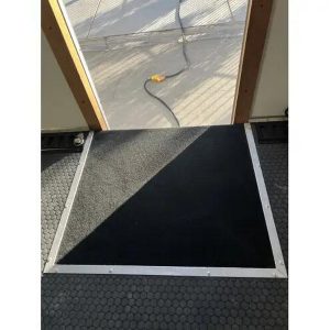 2005 Show Hauler 43 ft with RARE 12 ft. GARAGE