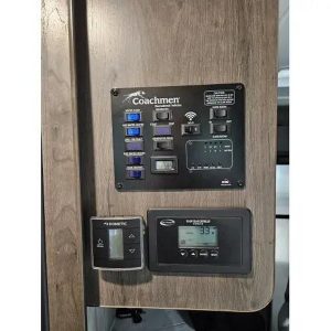 2022 Coachmen LEPRECHAUN PREMIER 298KB – FORD 450