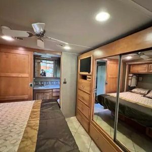2013 Winnebago ADVENTURER 37F