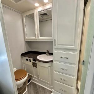 2018 Fleetwood BOUNDER 35K