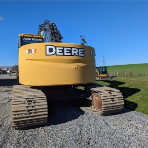 2011 DEERE 225D LC