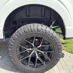 2025 Ford F-150 Lariat 5.0L