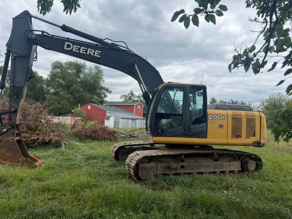 2010 John Deere Excavators 200D LC