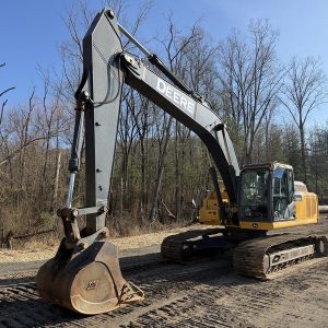 2017 DEERE Excavators 250G LC