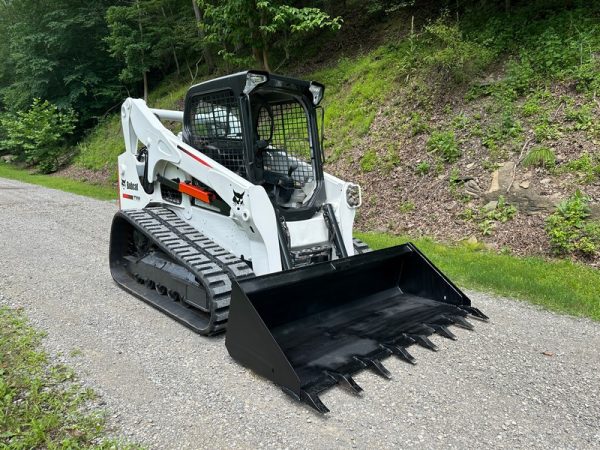 2019 BOBCAT Skid Steers T740