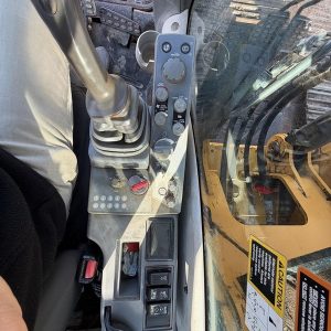 2017 DEERE Excavators 250G LC