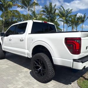 2025 Ford F-150 Lariat 5.0L