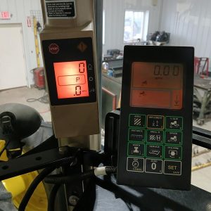 2002 JOHN DEERE Tractors 8420